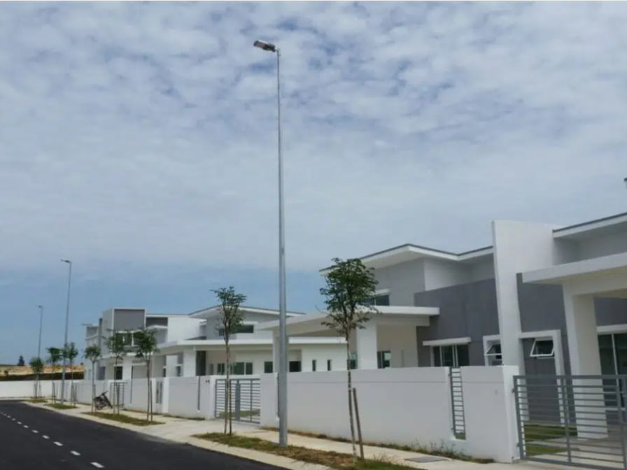 Residential community solar lighting